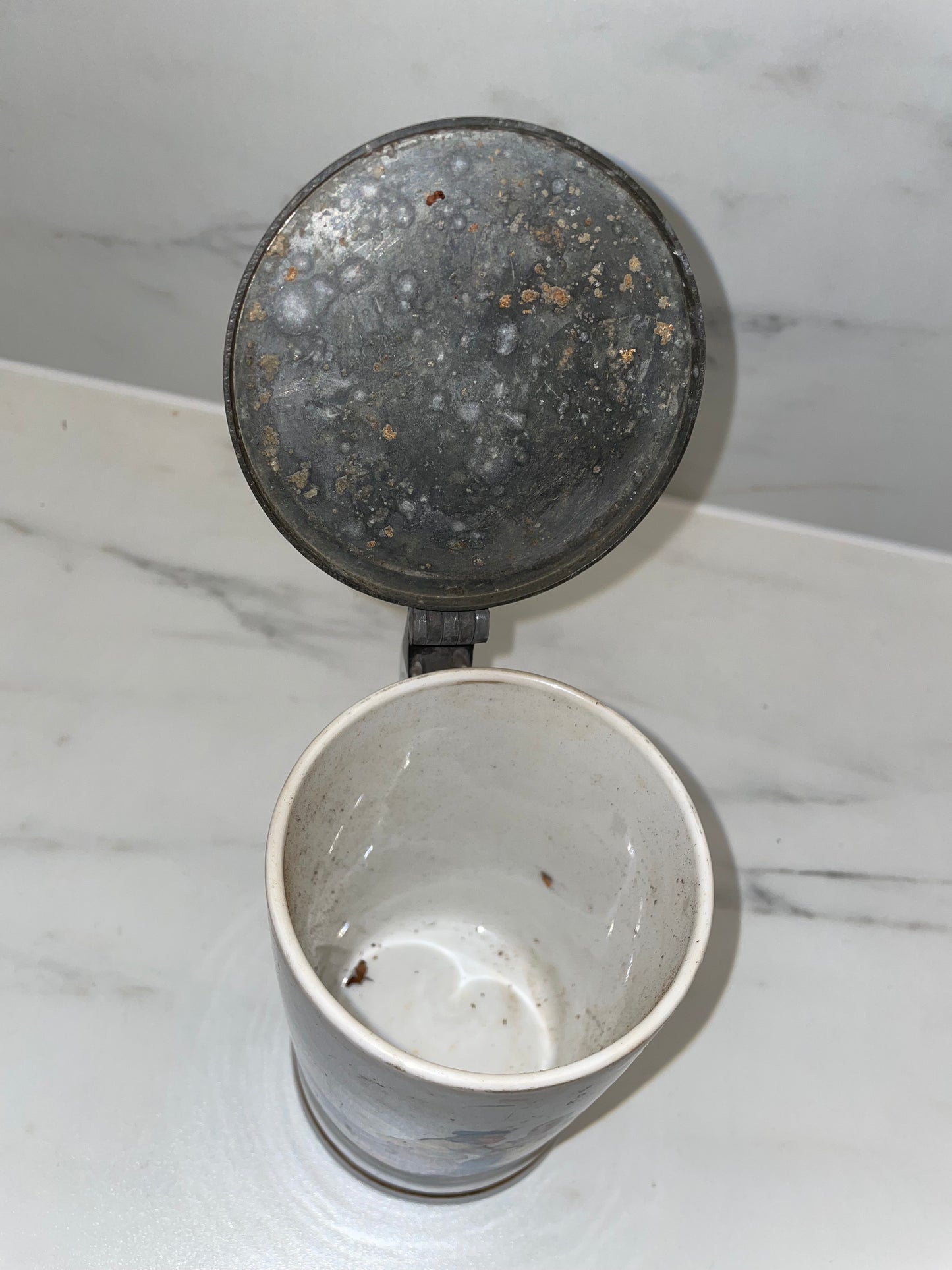Chope en Porcelaine Biedermeier / Vieux Paris avec Couvercle PVT