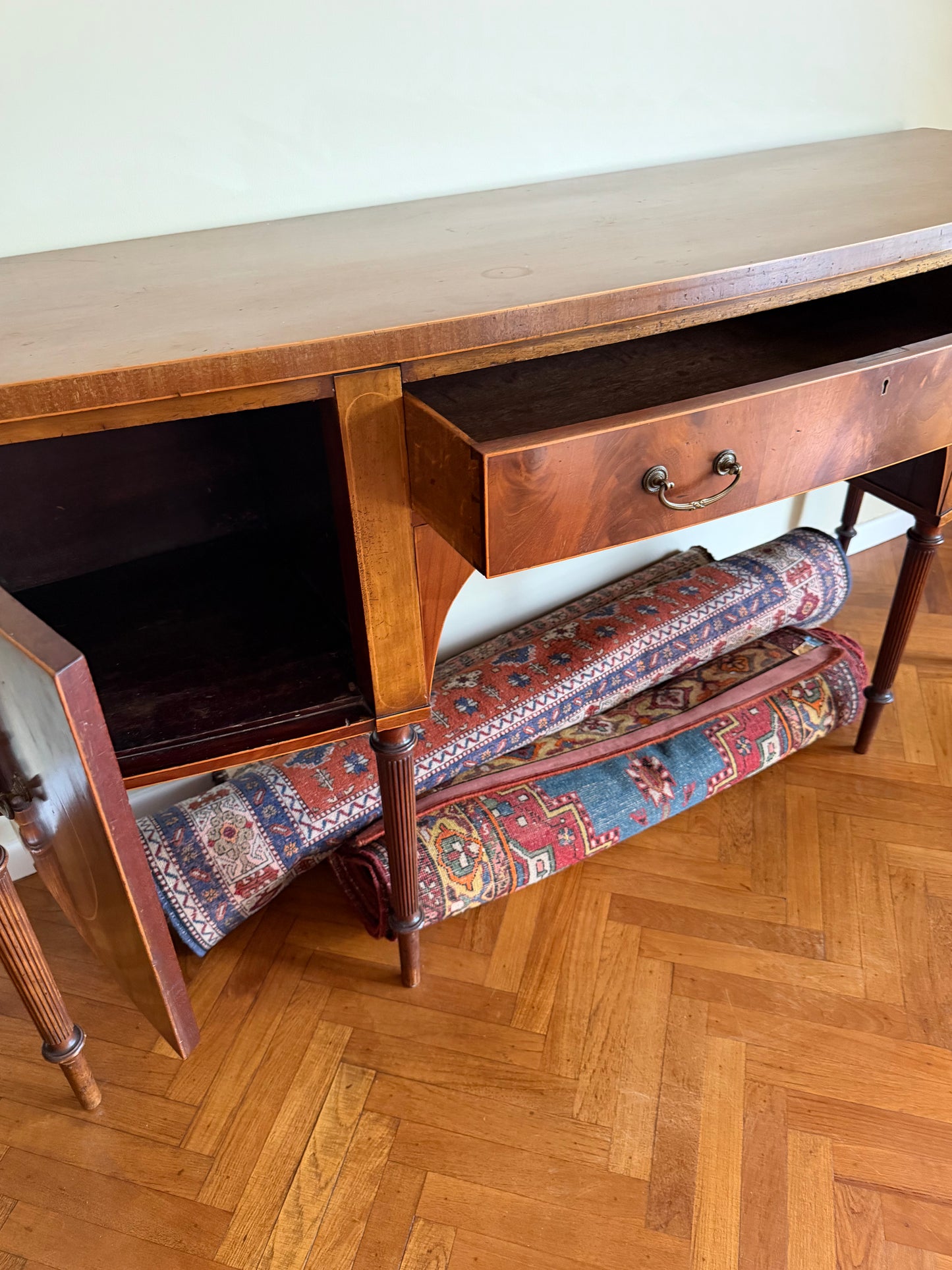 1 - Grand buffet néoclassique en acajou style Sheraton 182 cm