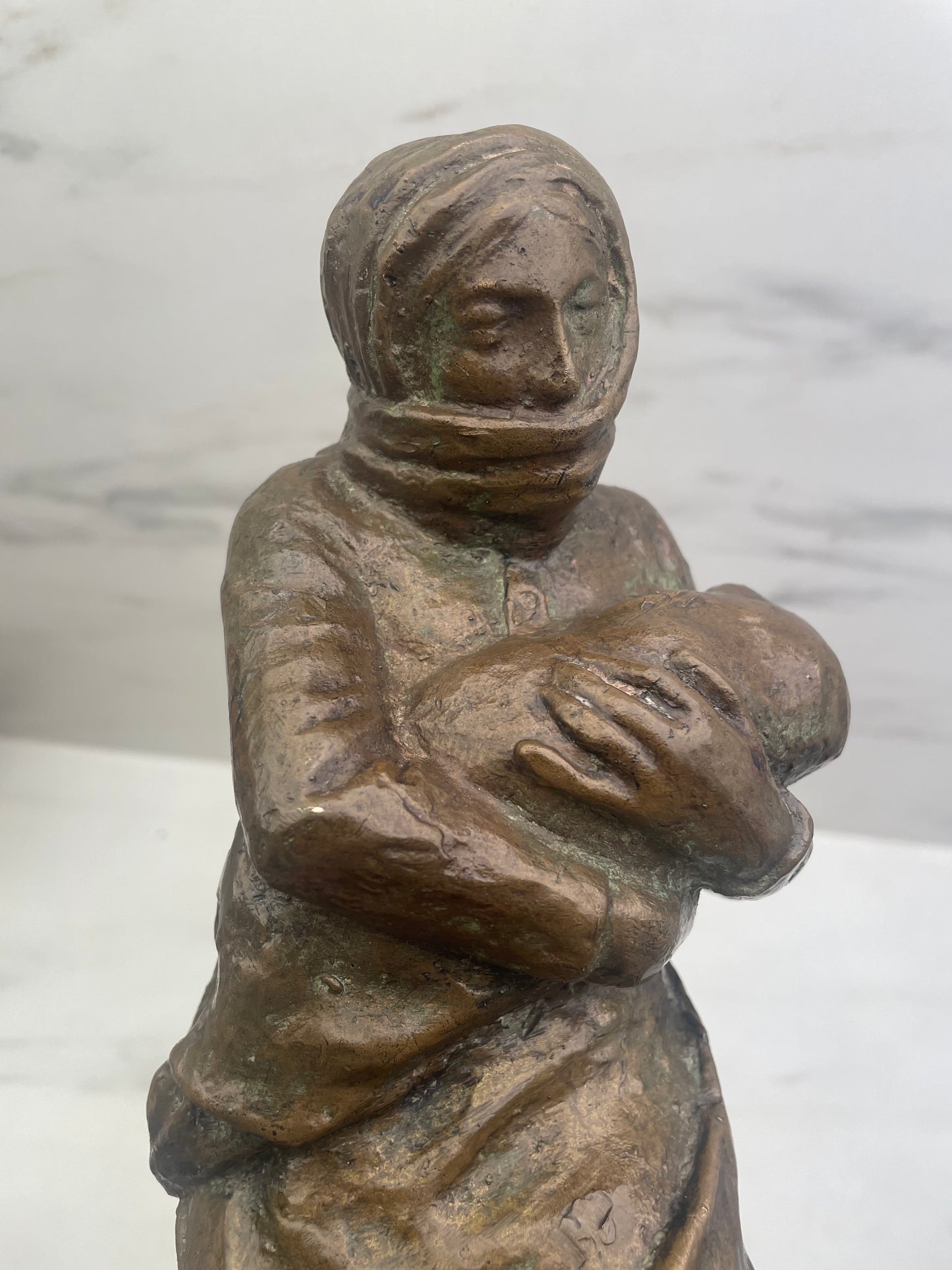 1 - Sculpture en bronze – Maternité (1905) – Femme et enfant – 32 cm