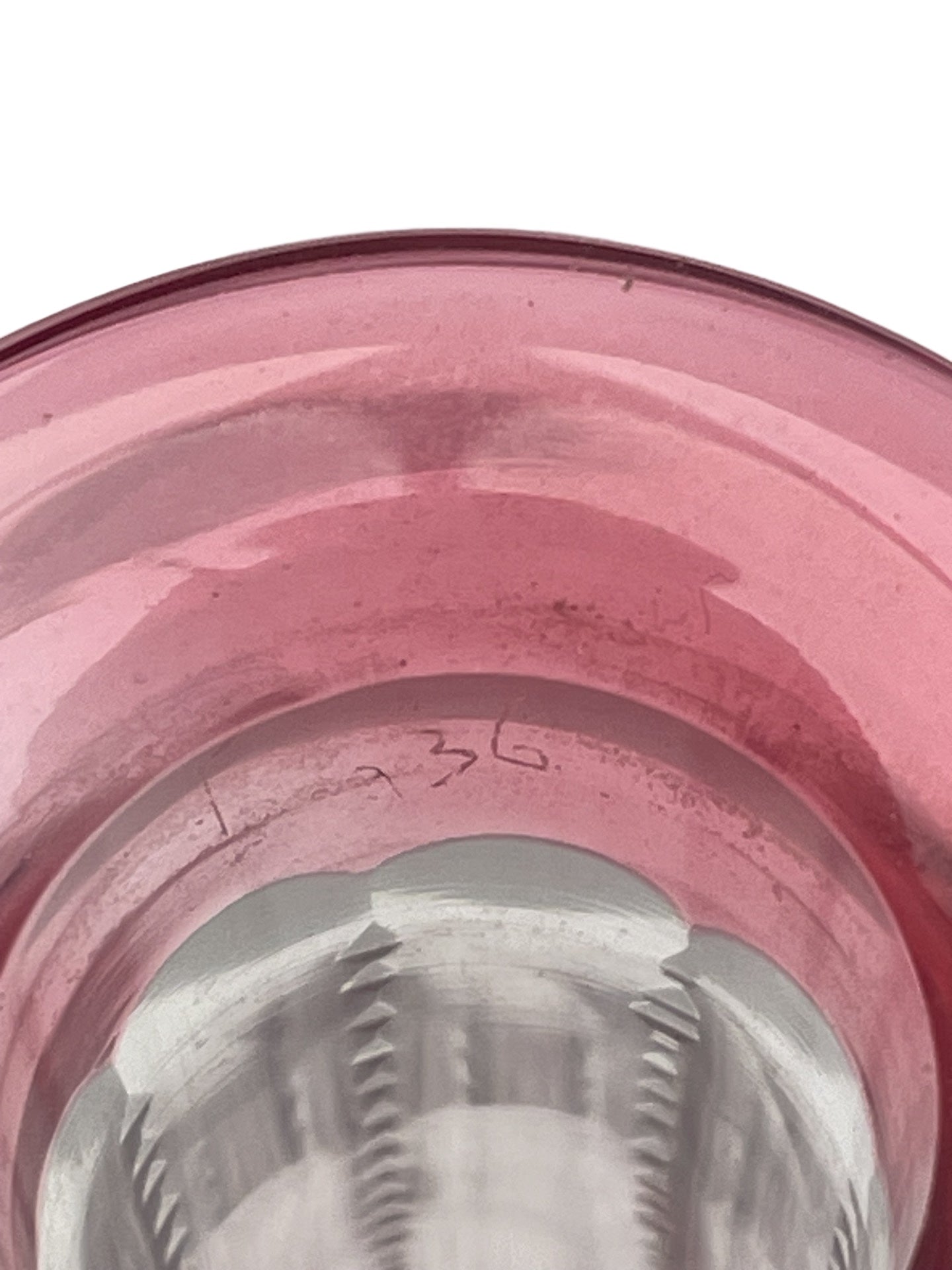 Carafe en cristal rouge rosé – Val Saint Lambert Num 36