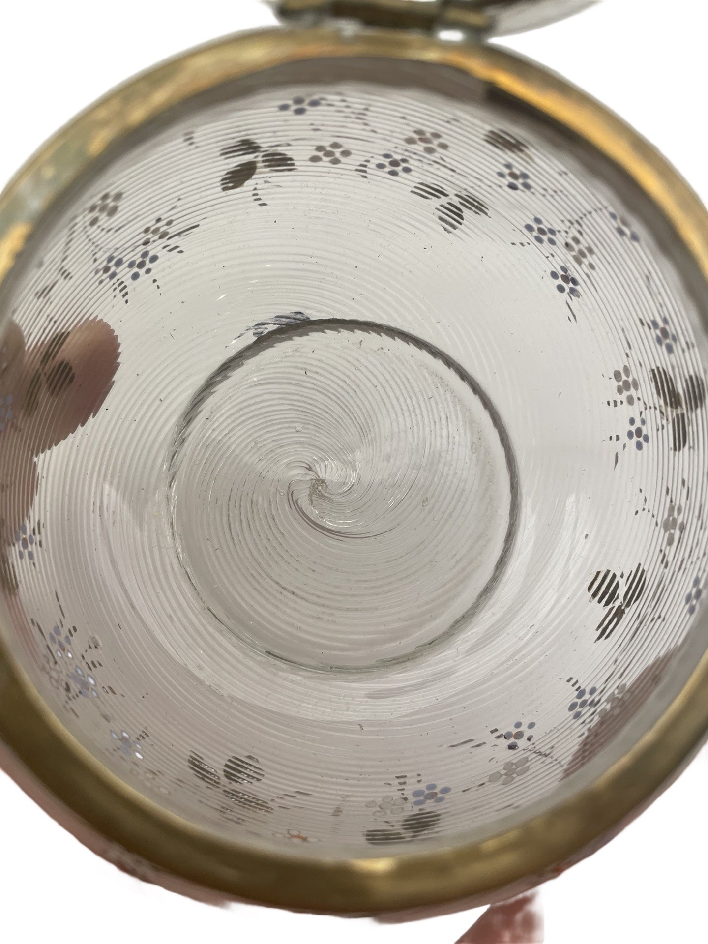 Bonbonnière ancienne en verre émaillé – Décor de fleurs – À ajuster