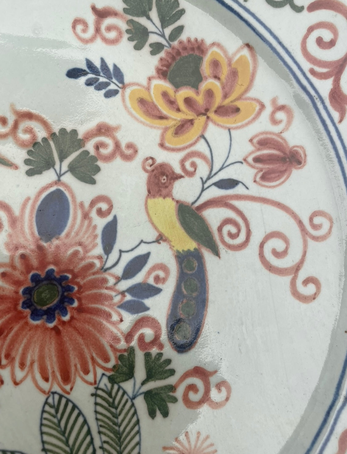 Assiette en faïence – Desvres ou Delft – Décor aux oiseaux