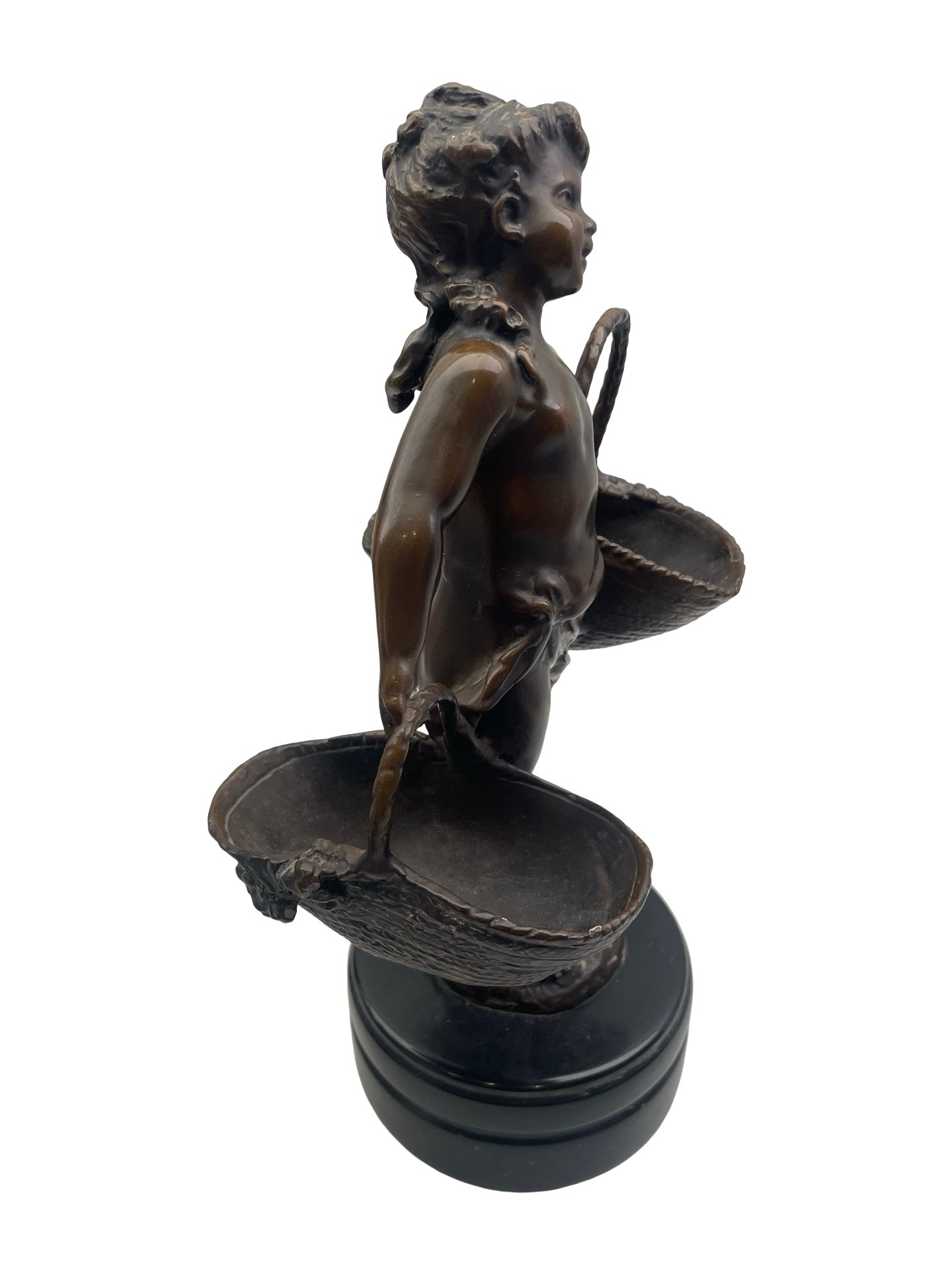 Statue en bronze jeune fille aux paniers - Suzanne Bizard