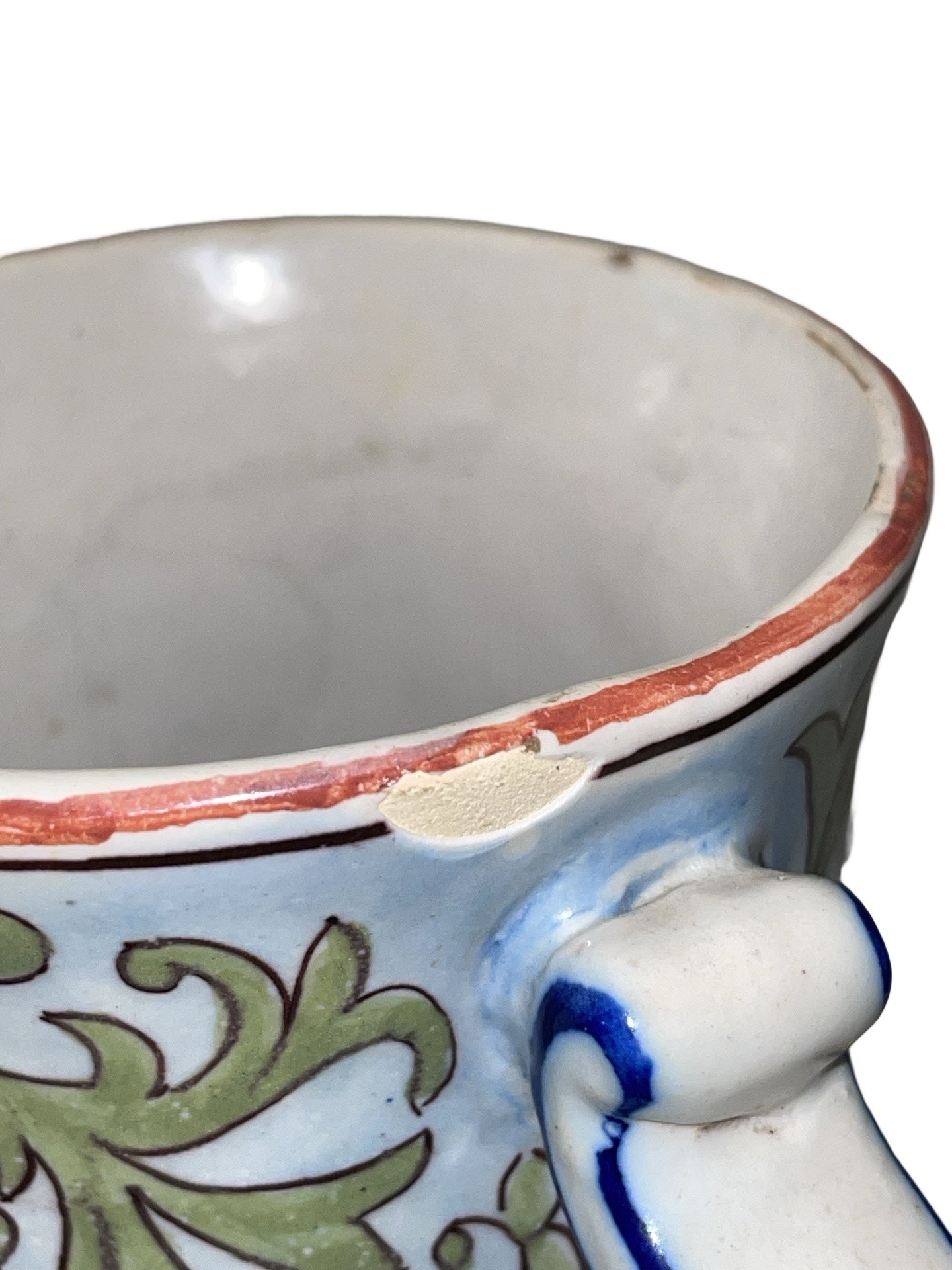 Vase à Quatre Anses – Desvres – Décor de Musicien et Écusson