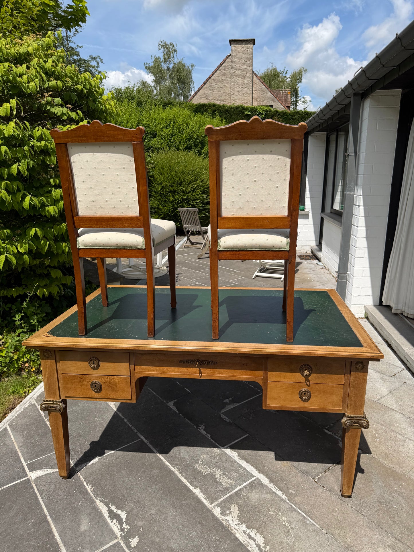 1 - Grand bureau recto verso style Empire cuir vert
