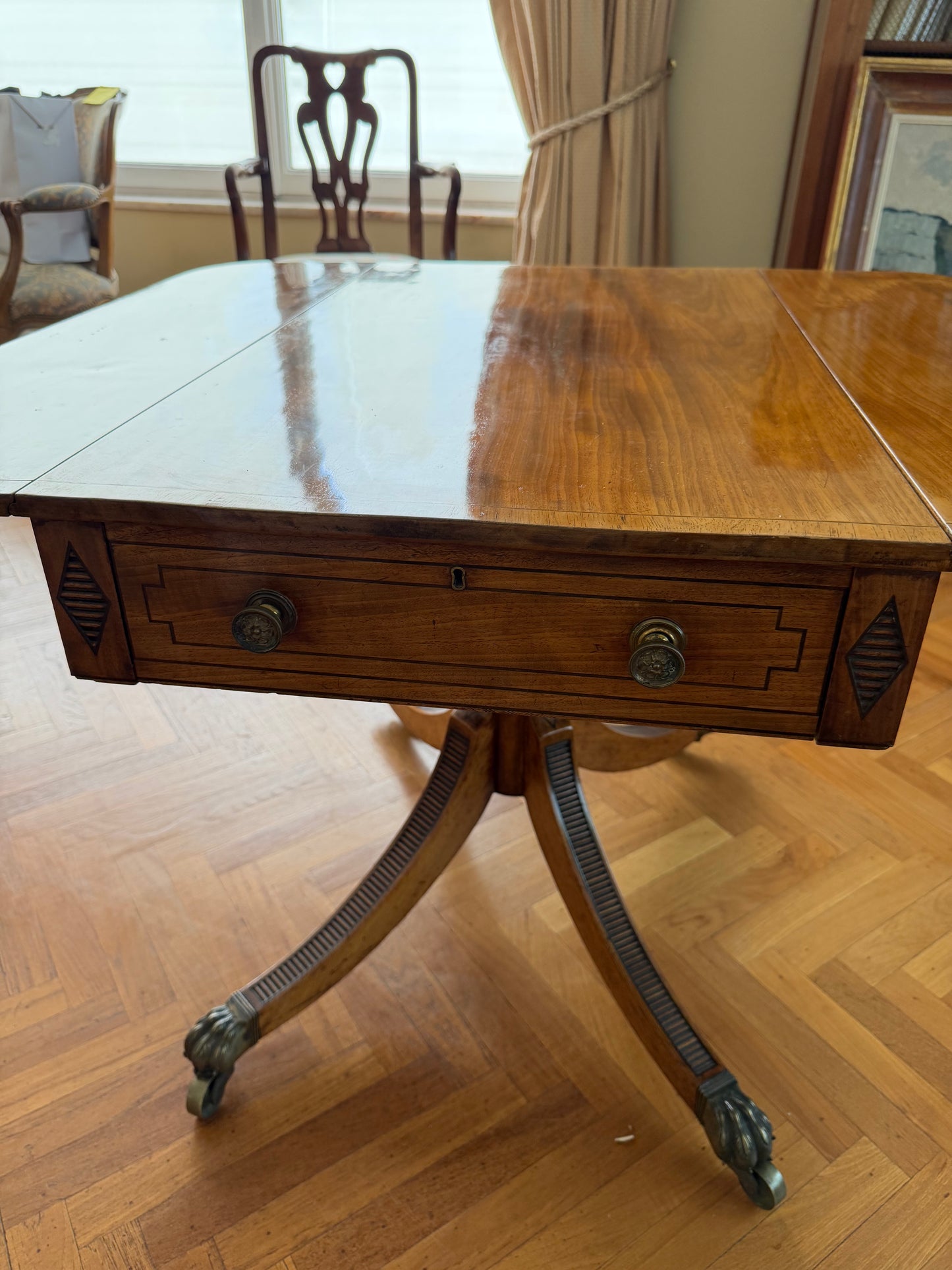 1 - Table à abattants de style Regency en acajou
