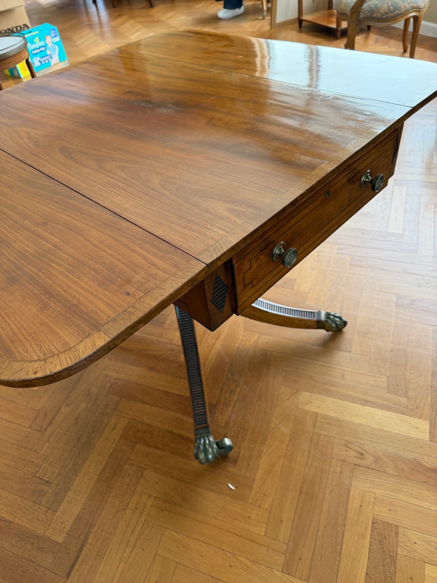 1 - Table à abattants de style Regency en acajou