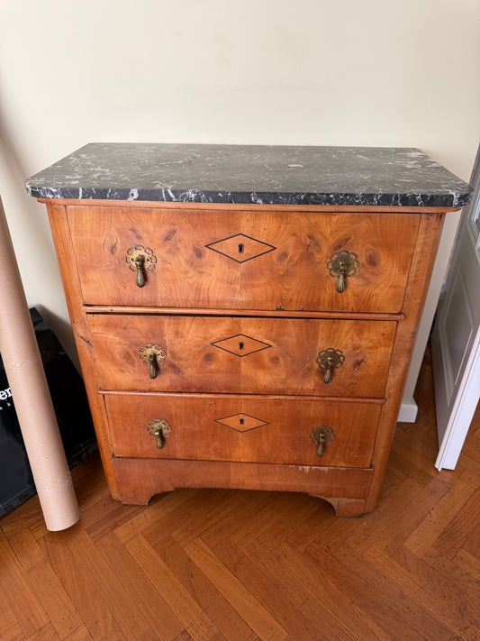 1 - Commode Biedermeier en bois fruitier et marbre noir