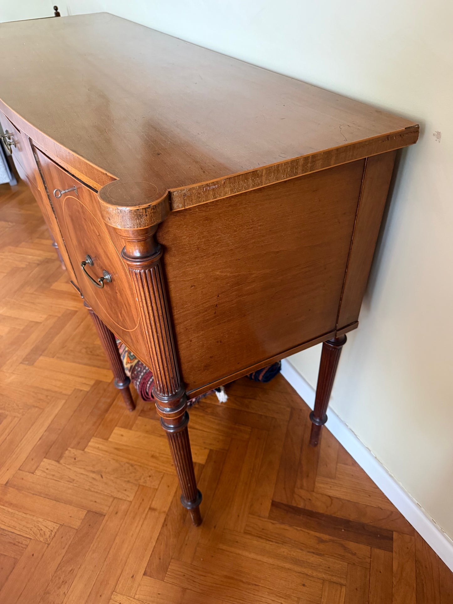 1 - Grand buffet néoclassique en acajou style Sheraton 182 cm