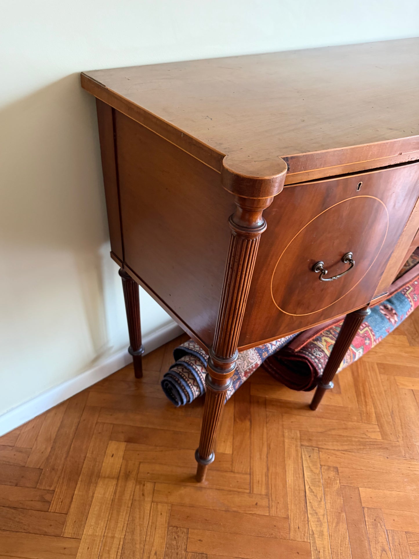 1 - Grand buffet néoclassique en acajou style Sheraton 182 cm