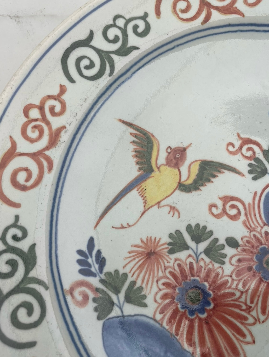 Assiette en faïence – Desvres ou Delft – Décor aux oiseaux