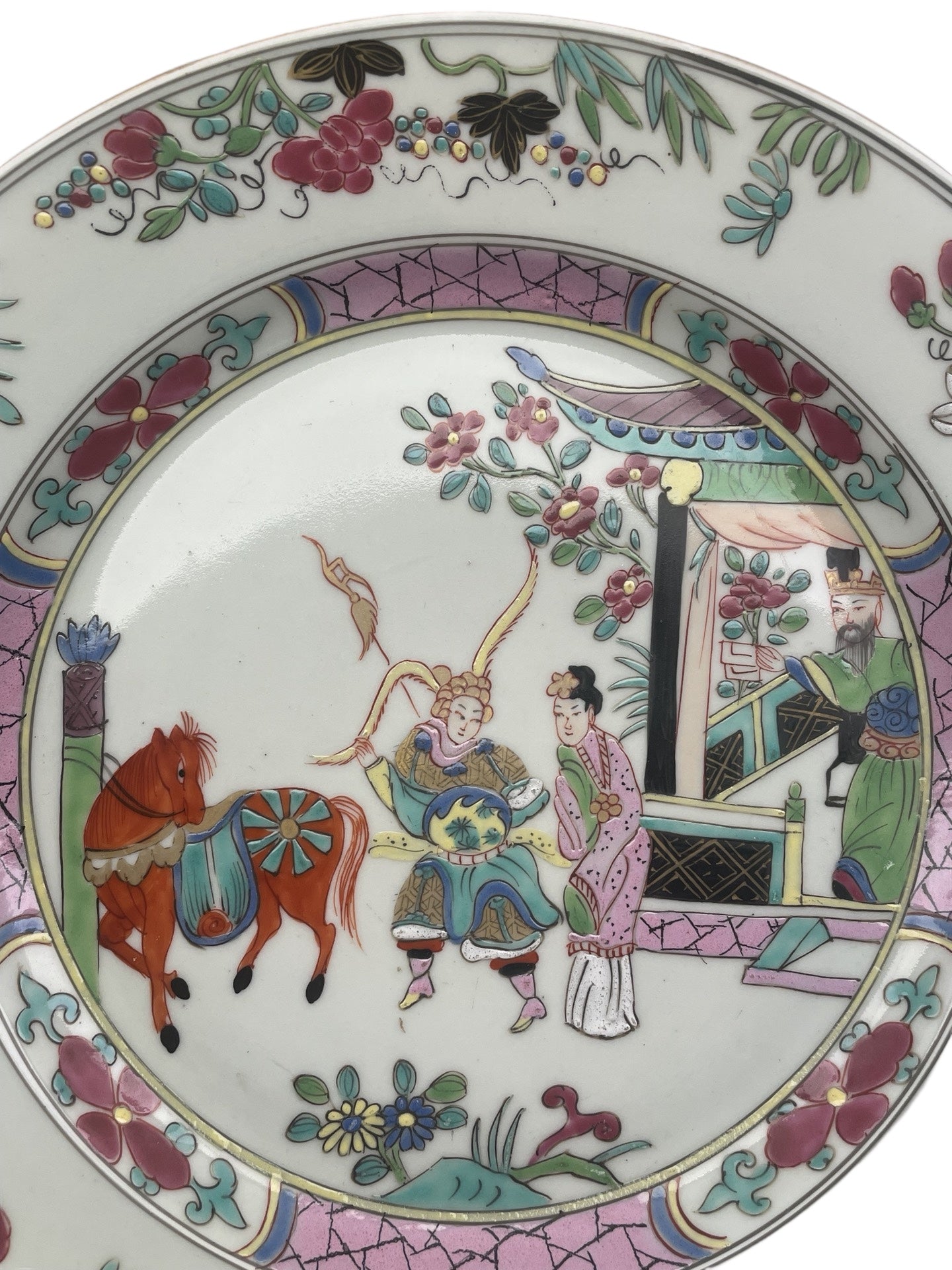 Paire d’assiettes en porcelaine – Chine – Style Famille Rose – Circa 1930