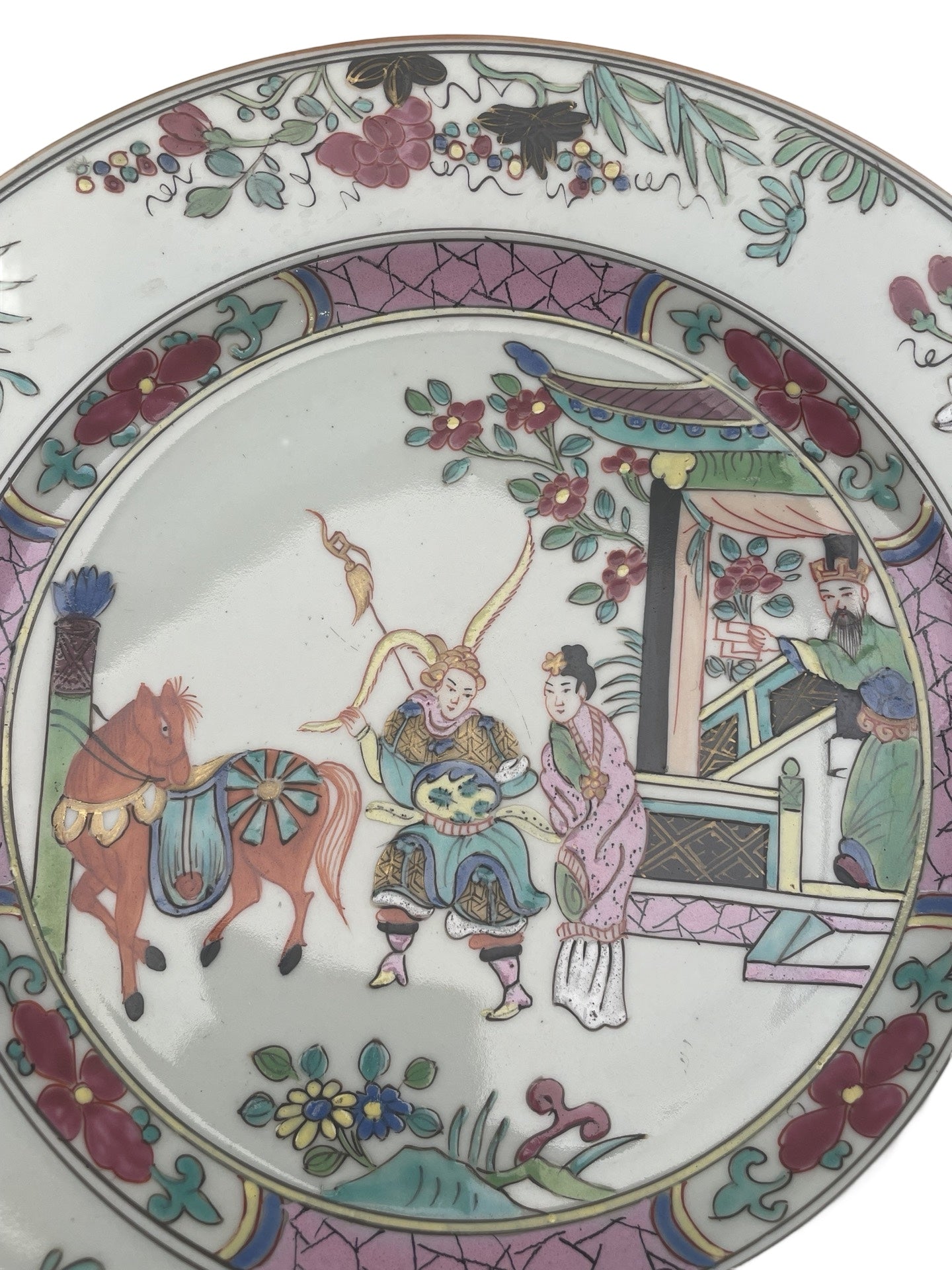 Paire d’assiettes en porcelaine – Chine – Style Famille Rose – Circa 1930
