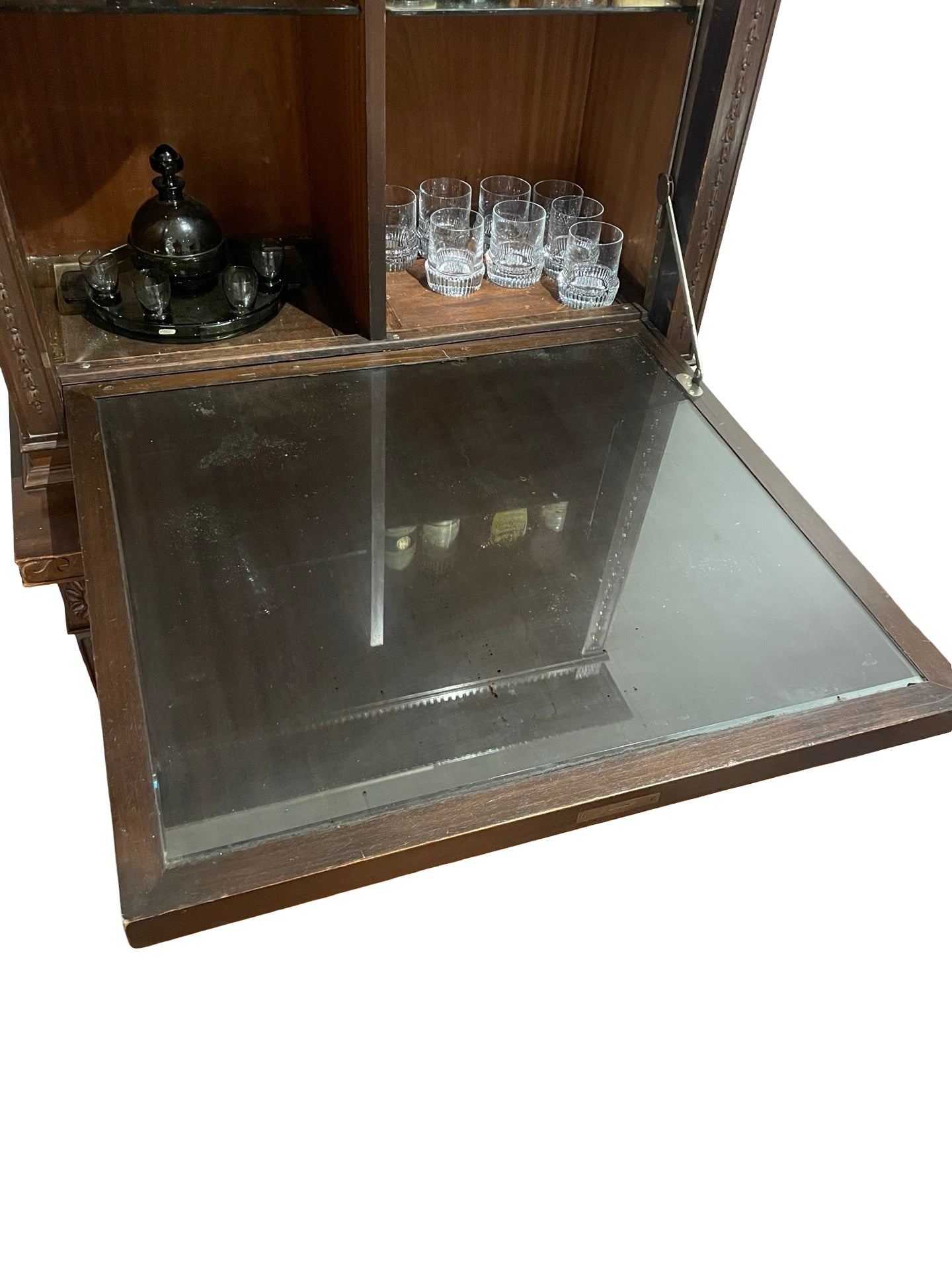 1 - Meuble bar ancien sculpté – Travail russe XIXe