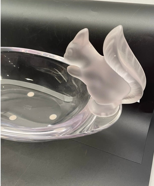 Coupe en cristal de Sèvres aux écureuils dépoli