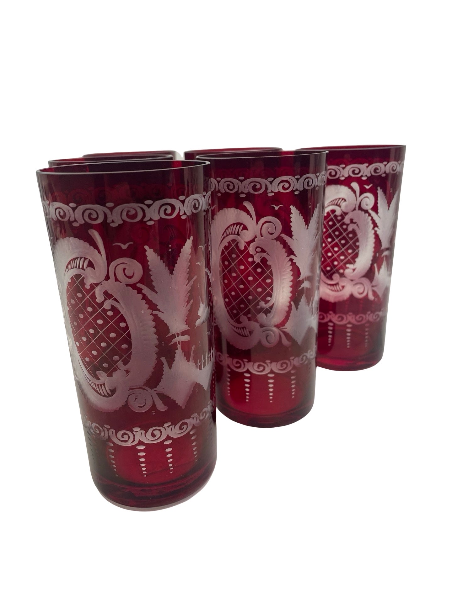 Ensemble de 6 gobelets en cristal de Bohême rouge – Décor d’oiseaux