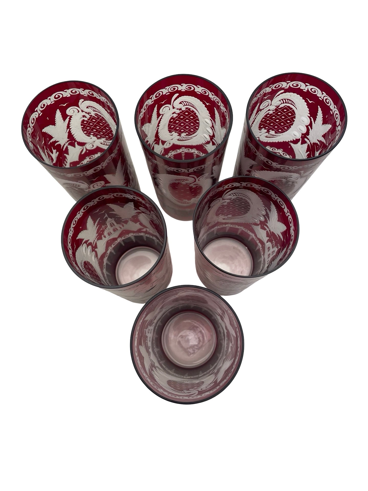 Ensemble de 6 gobelets en cristal de Bohême rouge – Décor d’oiseaux