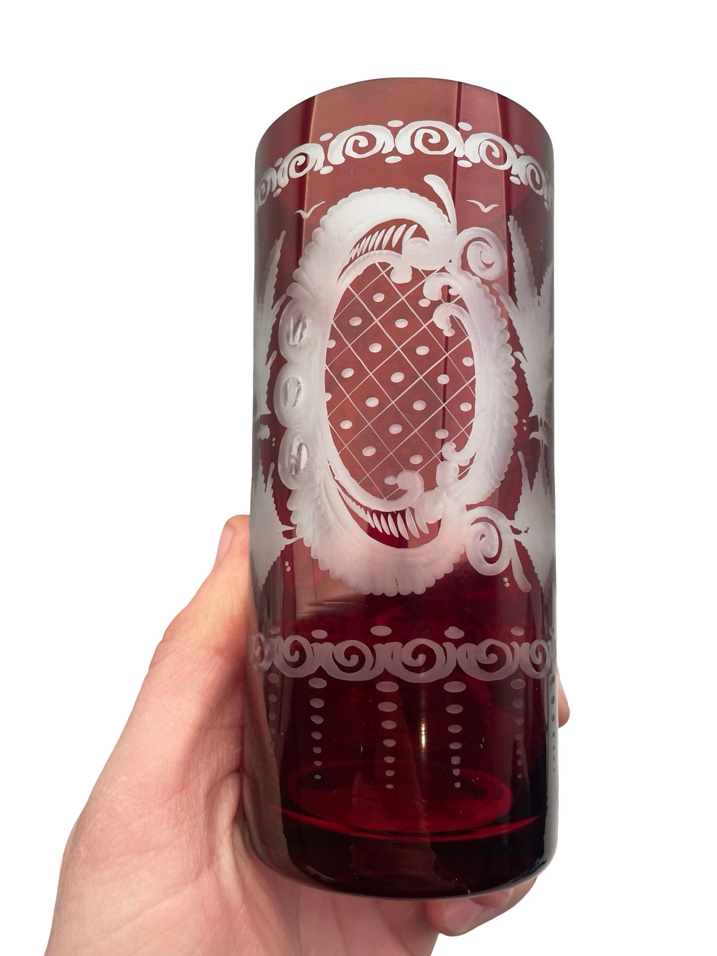 Ensemble de 6 gobelets en cristal de Bohême rouge – Décor d’oiseaux